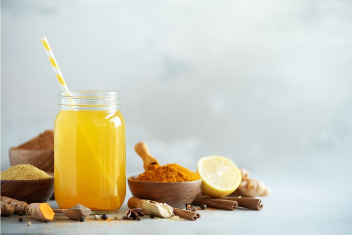 Vitamin D Magnesium and Turmeric Lemonade